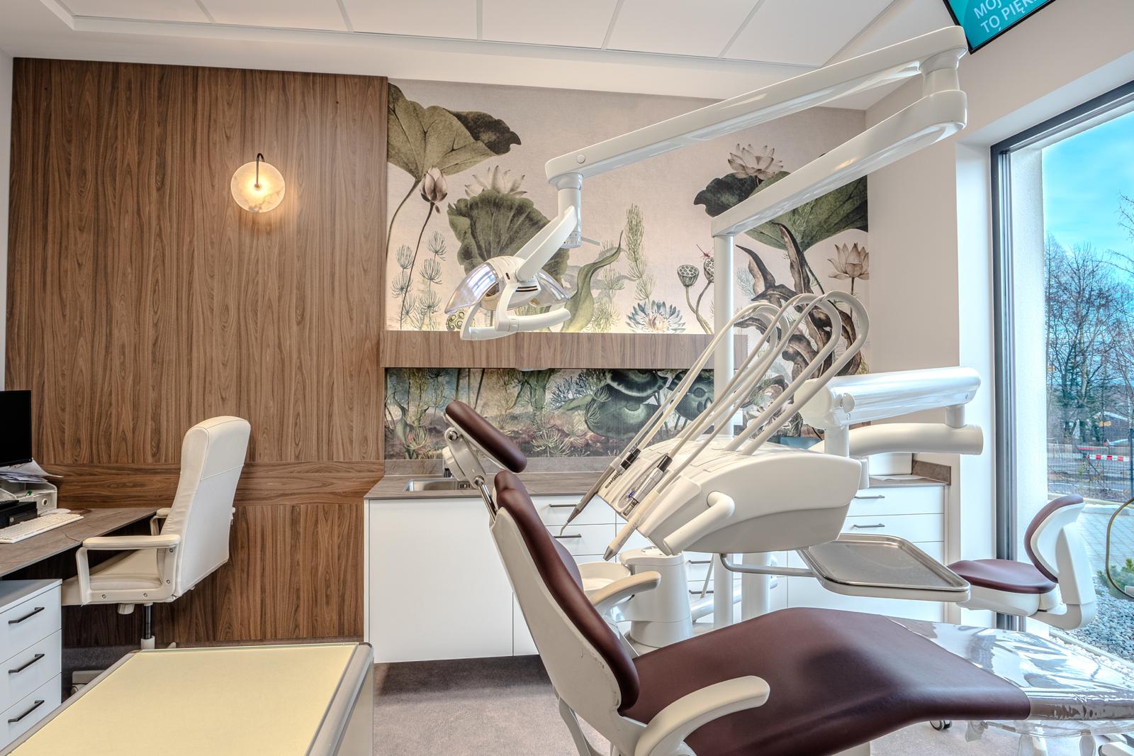 Gabinet Botaniczny — lotosy i lilie